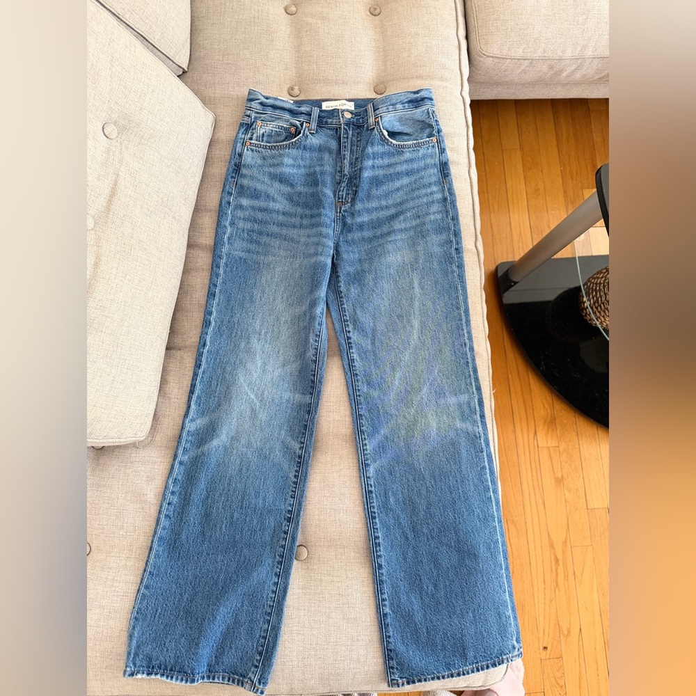 Aritzia Denim Forum The 90’s Winona Hi Rise Wide Size 28